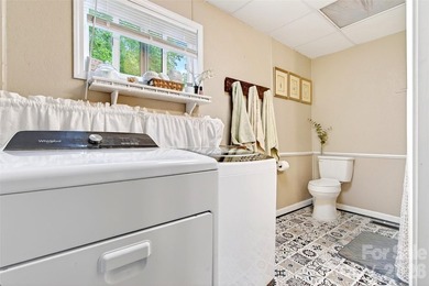 Creekside Mountain Retreat with Views, Dual Decks & Flexible - photo 28