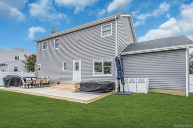 Welcome to this beautifully renovated, in 2021, 3 bedroom, 3 - photo 29