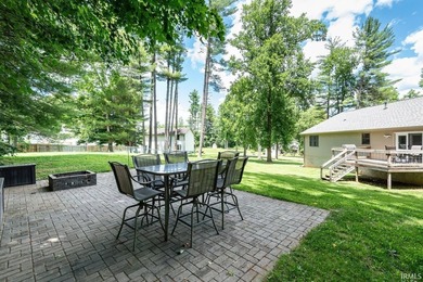 This stunning home on a 1.73 acre site has been freshly - photo 33