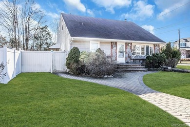 Welcome to your elegant and spacious remodeled, 6+ bedroom, 5 - photo 2