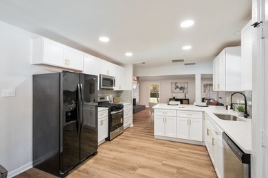 Welcome to this beautifully fully updated 5-bedroom, 4-bathroom - photo 13