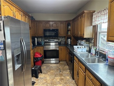 Well maintained, well established, and profitable personal care - photo 13