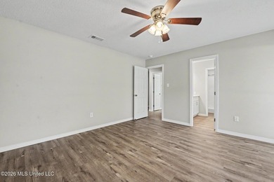 Beautifully updated 3-bedroom, 2-bath home tucked away on a - photo 10