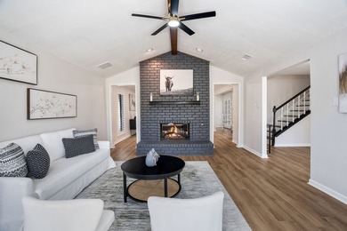 Welcome to this beautifully fully updated 5-bedroom, 4-bathroom - photo 20