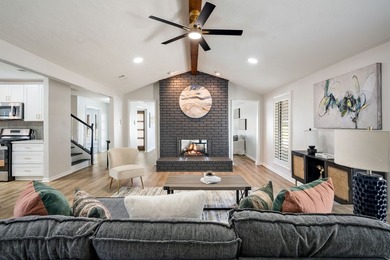 Welcome to this beautifully fully updated 5-bedroom, 4-bathroom - photo 26