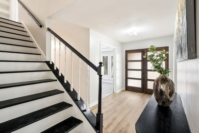 Welcome to this beautifully fully updated 5-bedroom, 4-bathroom - photo 27