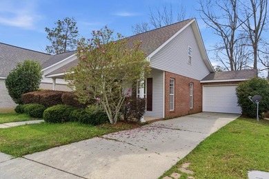 Spacious and beautifully maintained 3 bedroom, 2 and a half bath - photo 3