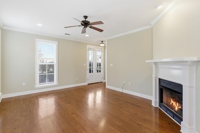 Spacious and beautifully maintained 3 bedroom, 2 and a half bath - photo 6