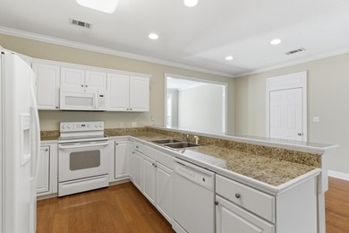 Spacious and beautifully maintained 3 bedroom, 2 and a half bath - photo 7