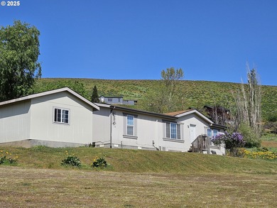 Lake Home For Sale in The Dalles, Oregon