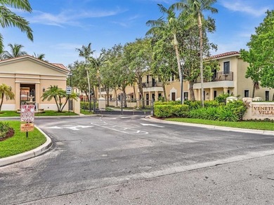Welcome to this beautifully maintained 3-bed, 2.5-bath corner - photo 3