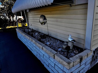 Welcome to this charming 1973 single-wide home with an extension - photo 10