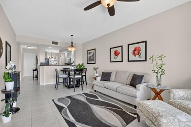 Stunning 2BR/2BA deluxe condo in the heart of SE Boca! Nestled - photo 13