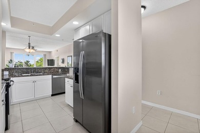 Stunning 2BR/2BA deluxe condo in the heart of SE Boca! Nestled - photo 17