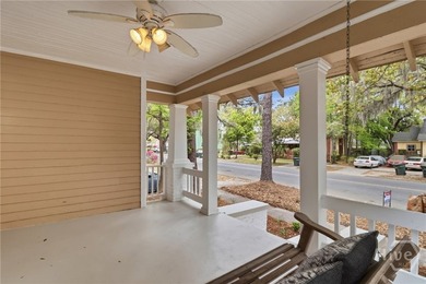 Move-In Ready!! ALL Fresh paint throughout: Ceilings, walls - photo 2
