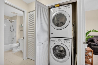 Stunning 2BR/2BA deluxe condo in the heart of SE Boca! Nestled - photo 29