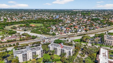 Stunning 2BR/2BA deluxe condo in the heart of SE Boca! Nestled - photo 39