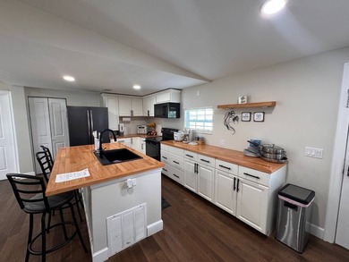 ALL AGES/1998 / 3 BEDROOMS 2 BATHROOMS | 1,152 SQ FT | LOT RENT - photo 4