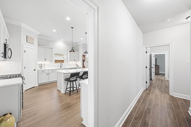 Welcome to 101 Hydrangea Boulevard, a beautifully designed - photo 12