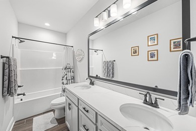 Welcome to 101 Hydrangea Boulevard, a beautifully designed - photo 20