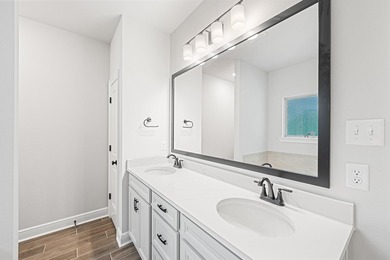 Welcome to 101 Hydrangea Boulevard, a beautifully designed - photo 21