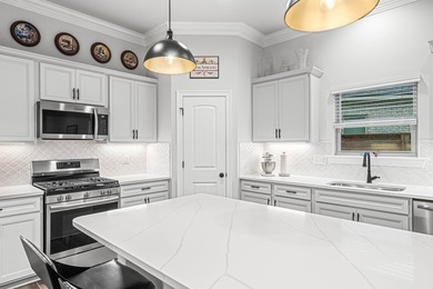 Welcome to 101 Hydrangea Boulevard, a beautifully designed - photo 28