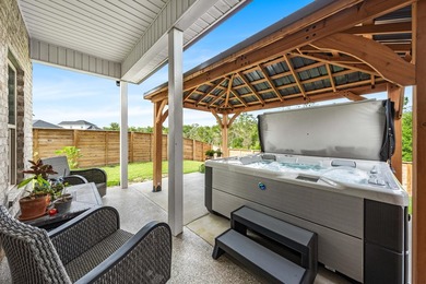 Welcome to 101 Hydrangea Boulevard, a beautifully designed - photo 36