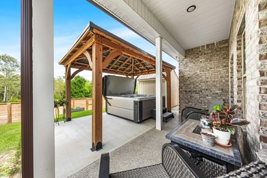Welcome to 101 Hydrangea Boulevard, a beautifully designed - photo 38