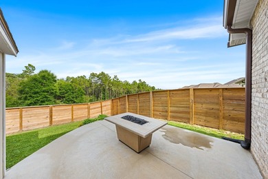 Welcome to 101 Hydrangea Boulevard, a beautifully designed - photo 39