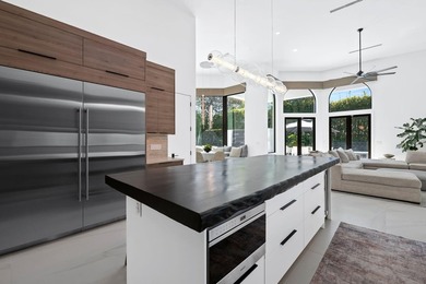 Set on a quiet cul-de-sac within the prestigious enclave of Long - photo 20