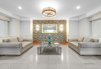 Sun-drenched home with southern exposure and park views. This - photo 3