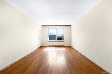 Sun-drenched home with southern exposure and park views. This - photo 7