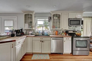 Welcome to Otter Lake! This three bedroom, 2 full bath home has - photo 6