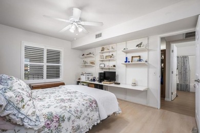 BEAUTIFULLY REMODELED 1 BEDROOM, 1 BATH UPSTAIRS UNIT WITH A - photo 18