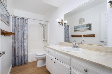 BEAUTIFULLY REMODELED 1 BEDROOM, 1 BATH UPSTAIRS UNIT WITH A - photo 19