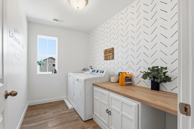 PRICED BELOW MARKET VALUE TO SELL QUICKLY! Sellers are open to - photo 23
