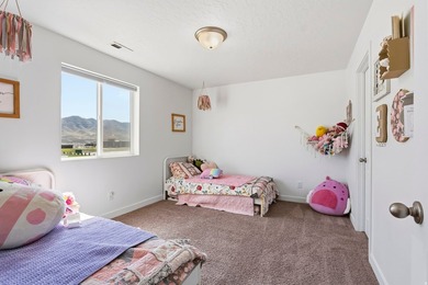 PRICED BELOW MARKET VALUE TO SELL QUICKLY! Sellers are open to - photo 25