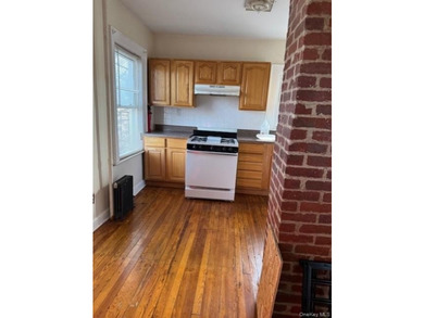 THIS COLONIAL CORNER PROPERTY HAS MANY ADVANTAGES, IT CAN BE - photo 2