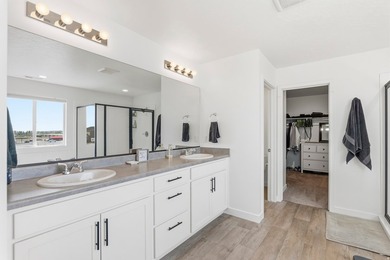 PRICED BELOW MARKET VALUE TO SELL QUICKLY! Sellers are open to - photo 32