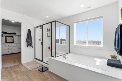 PRICED BELOW MARKET VALUE TO SELL QUICKLY! Sellers are open to - photo 33