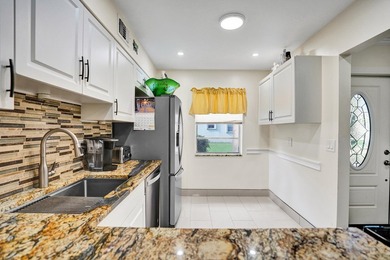 Updated First Floor 2/2 Corner Unit with Water/Preserve Views! - photo 7