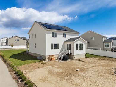 PRICED BELOW MARKET VALUE TO SELL QUICKLY! Sellers are open to - photo 38