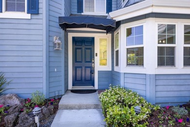 Spectacular Alden Crossing residence ideally situated at the end - photo 2