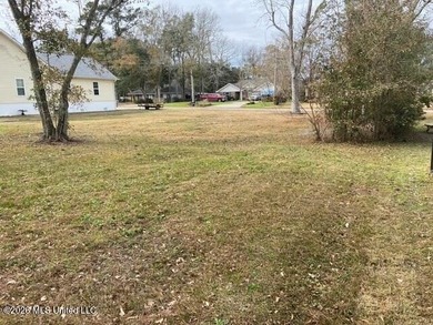 This 83'x140' beautiful lot in this well-established - photo 4
