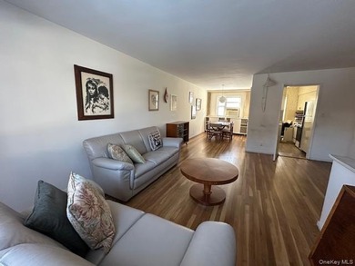 Two bedroom deluxe, oak floors, close to all, lower unit. Base - photo 14