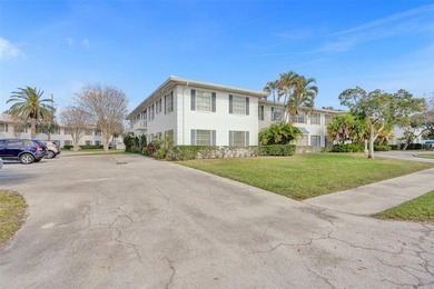 Two bedroom/ Two full bath condo located in the wonderful - photo 33