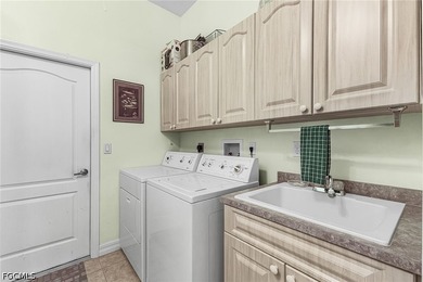 Lovely spacious pool home on one of the best lots in this area - photo 11