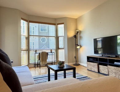 Welcome to 415 N 2nd Street, Unit #239, in San Jose! A stylish - photo 5