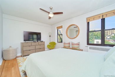 Come see this lovely Villiage Flair apartment, filled with light - photo 18