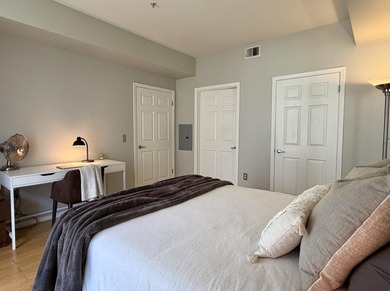 Welcome to 415 N 2nd Street, Unit #239, in San Jose! A stylish - photo 9
